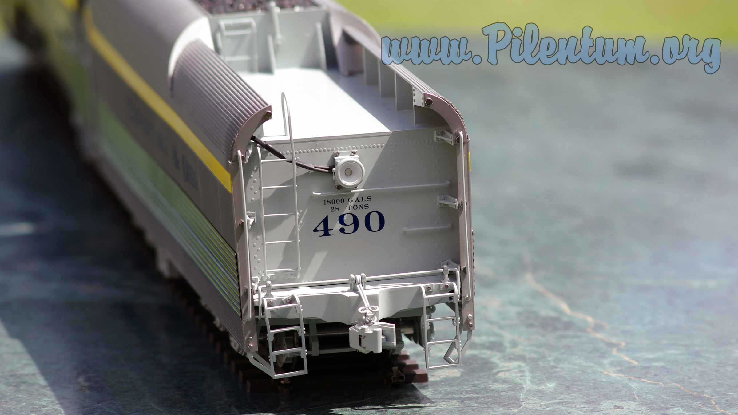 Chesapeake & Ohio Hudson Locomotive No. 490 in 1:32 Scale Live Steam