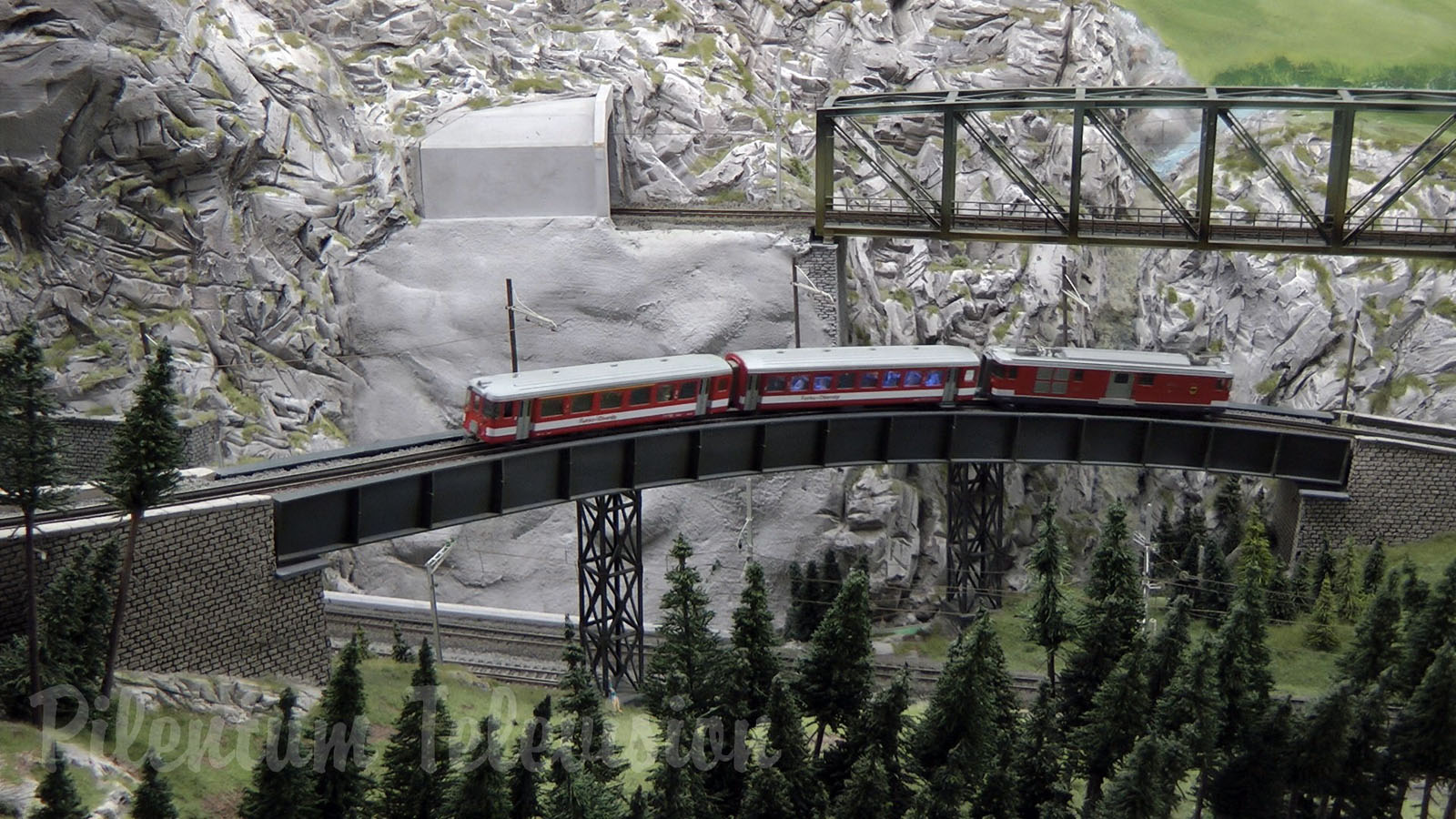 Model Railway in HO scale of Switzerland