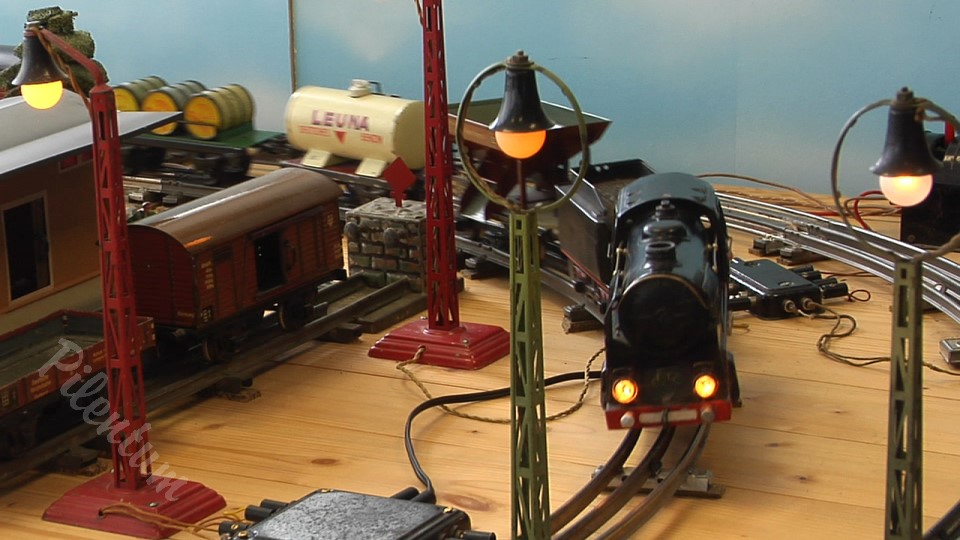 Amazing Marklin pre-war tinplate fully functional model railway in O scale