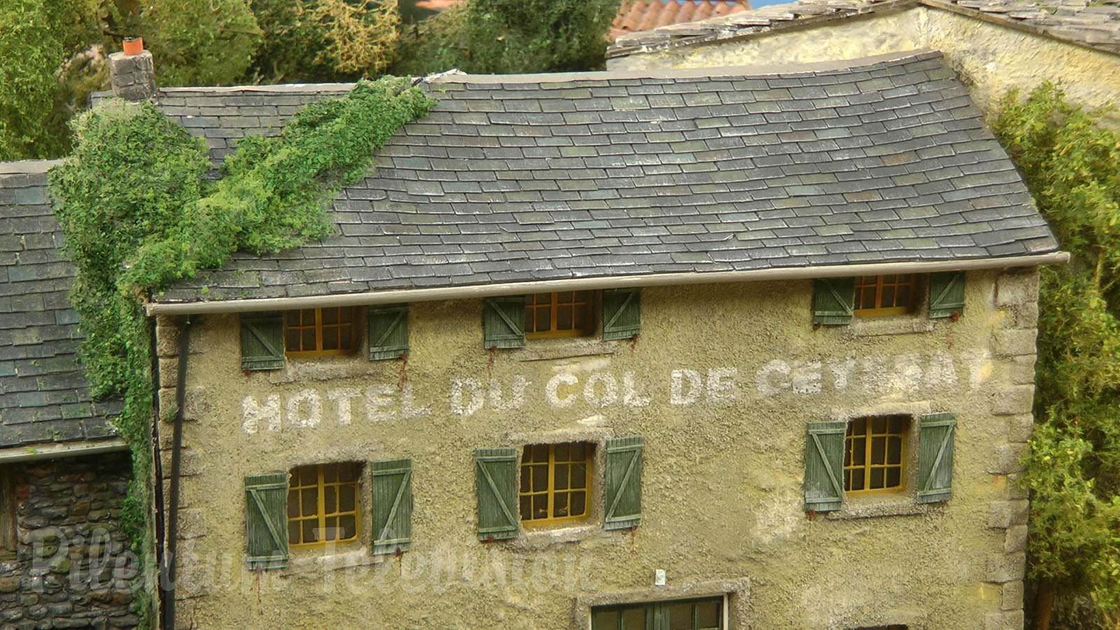 Model Railway Masterpiece Deceptively Real Old Tramway of France