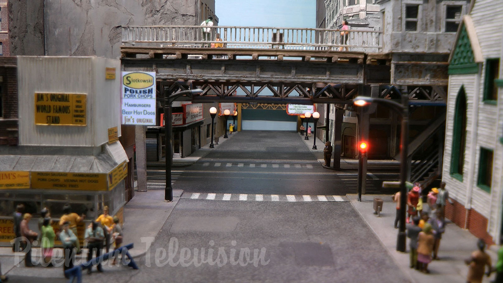 Street Life Scale Model and Police Crash in Chicago