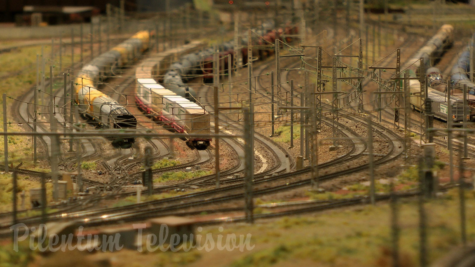 N scale model railway layout by Association Françaises des Amis du N