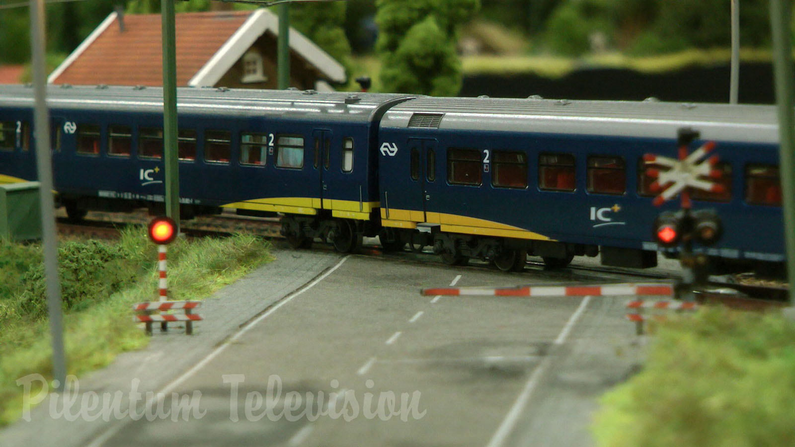 Modular Model Railroad Layout by Stichting M-TRAK Baan with Dutch Model Trains