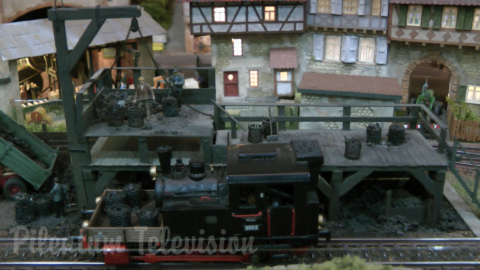 Model Trains Layout with Thousands of Funny Details in HO Scale