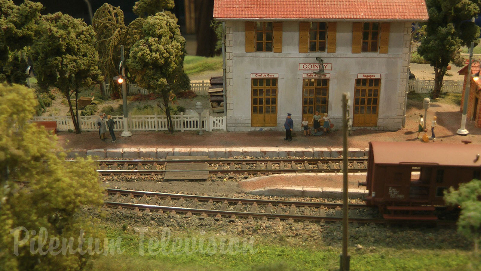 Beautiful French Modular Model Railway Layout with Cab Ride in HO Scale