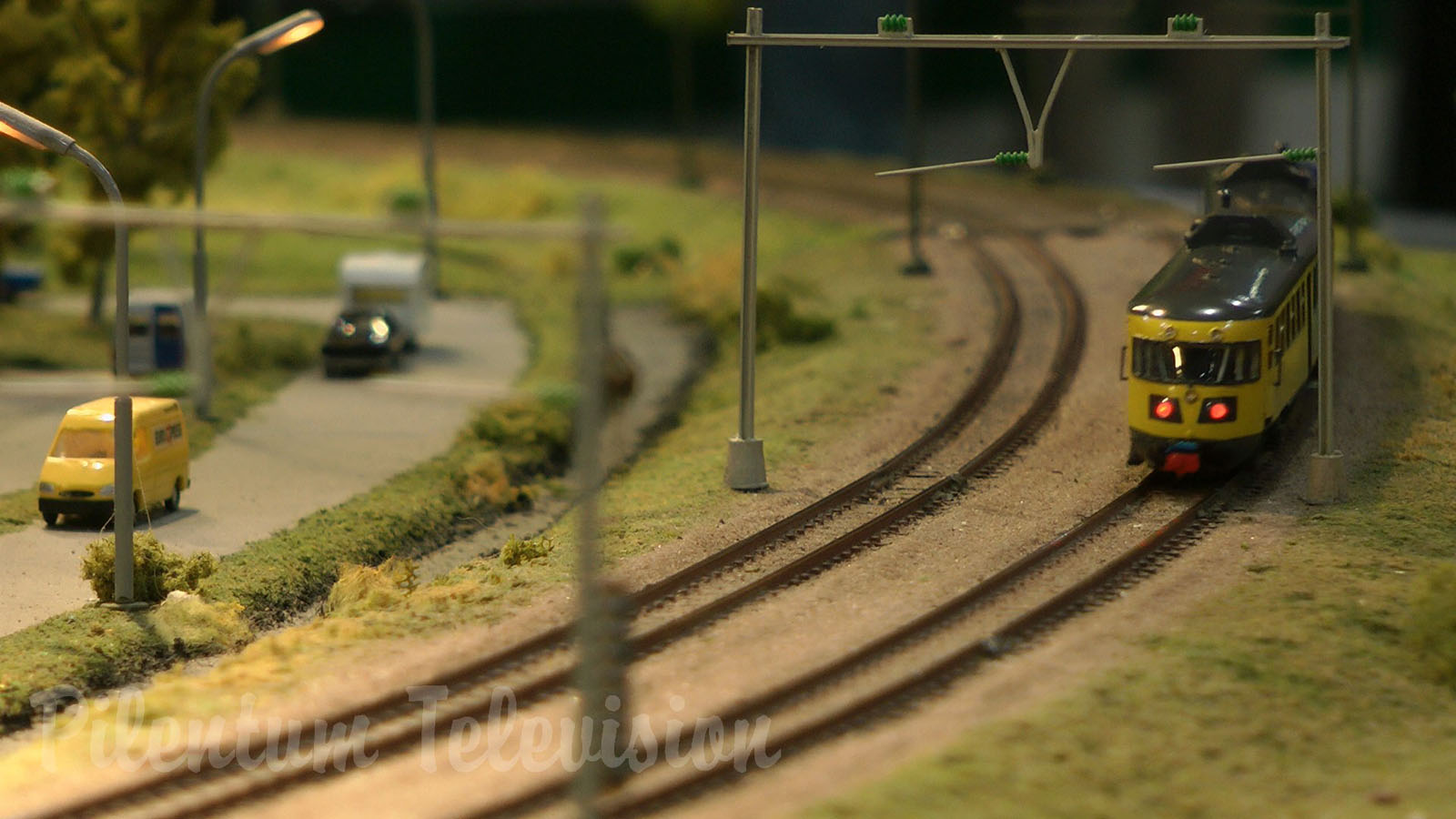 Modular Model Train Layout in N Gauge with Dutch Trains