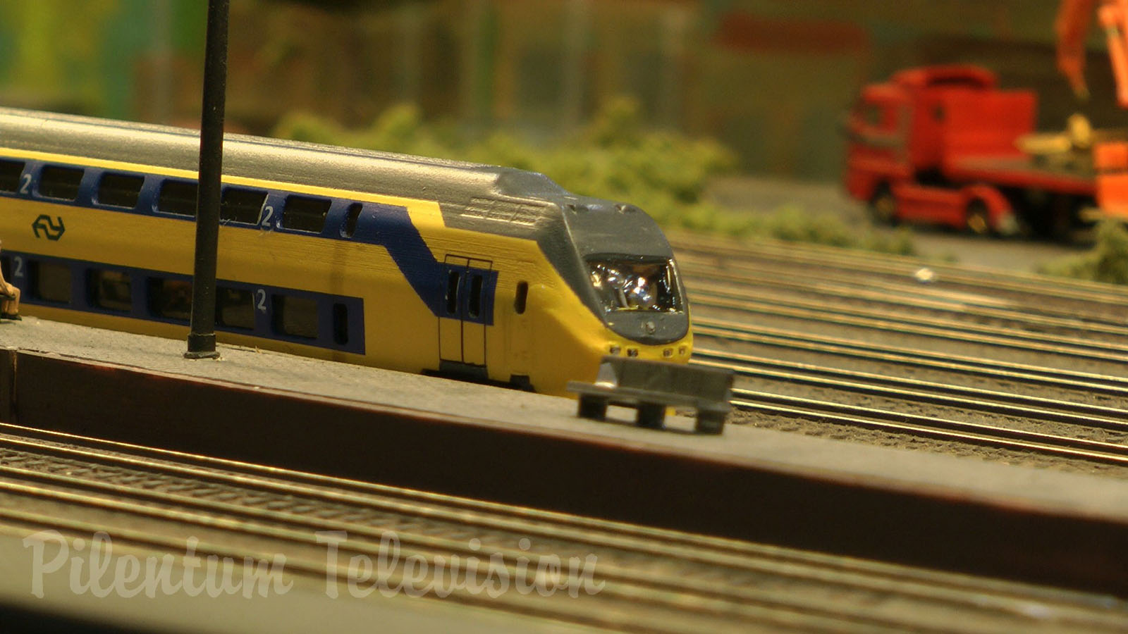 Modular Model Train Layout in N Gauge with Dutch Trains