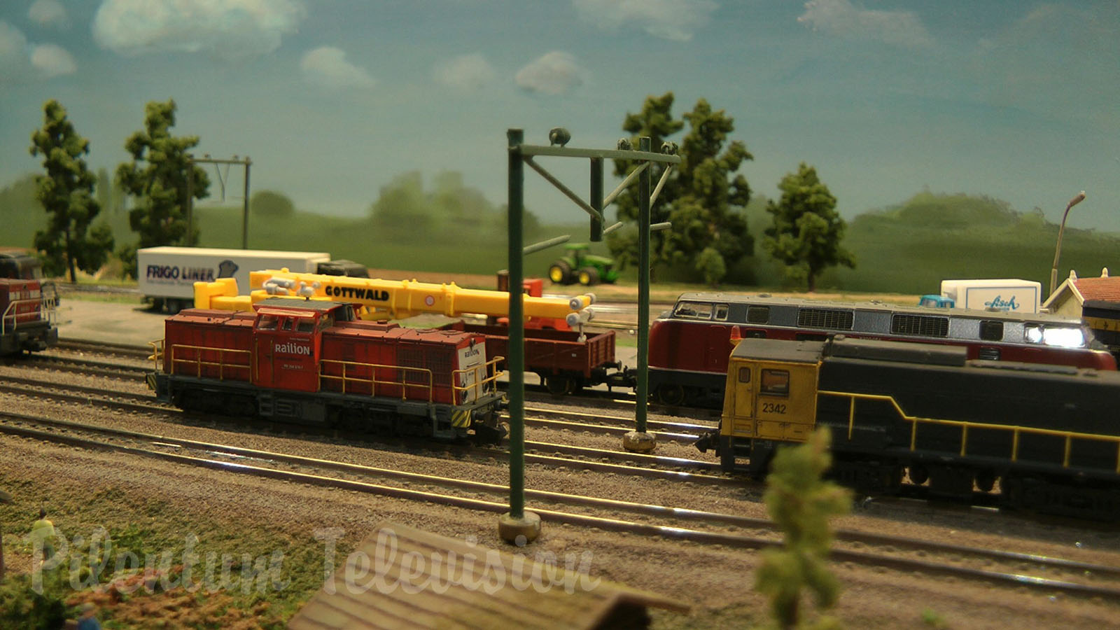 Modular Model Train Layout in N Gauge with Dutch Trains