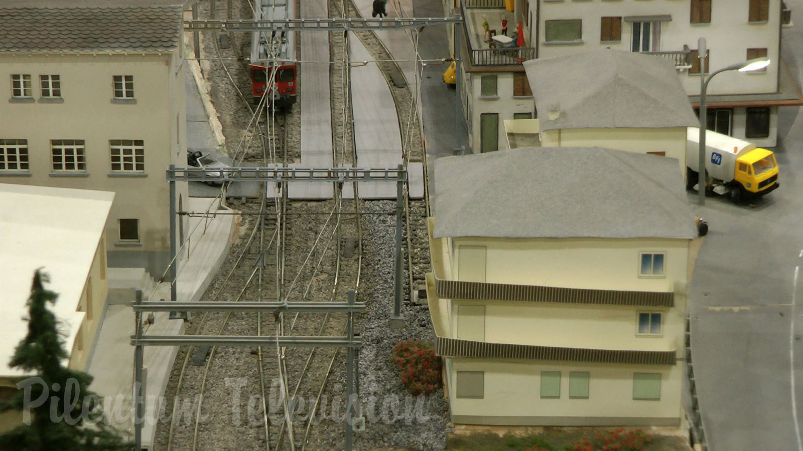 Model Railroading and the famous Brusio spiral viaduct