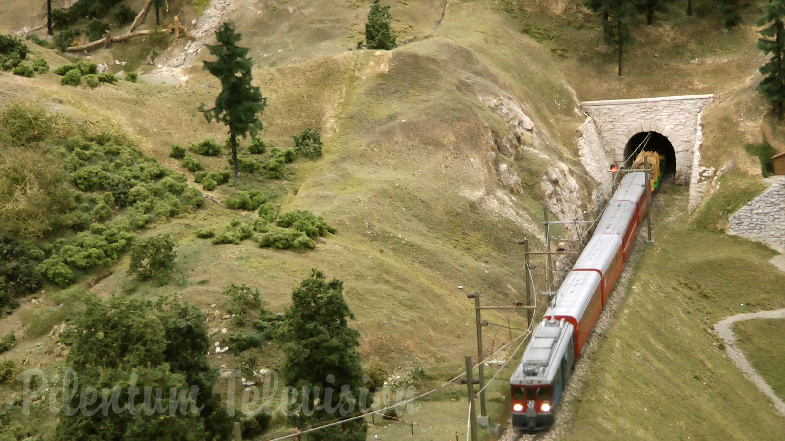 Model Railroading and the famous Brusio spiral viaduct