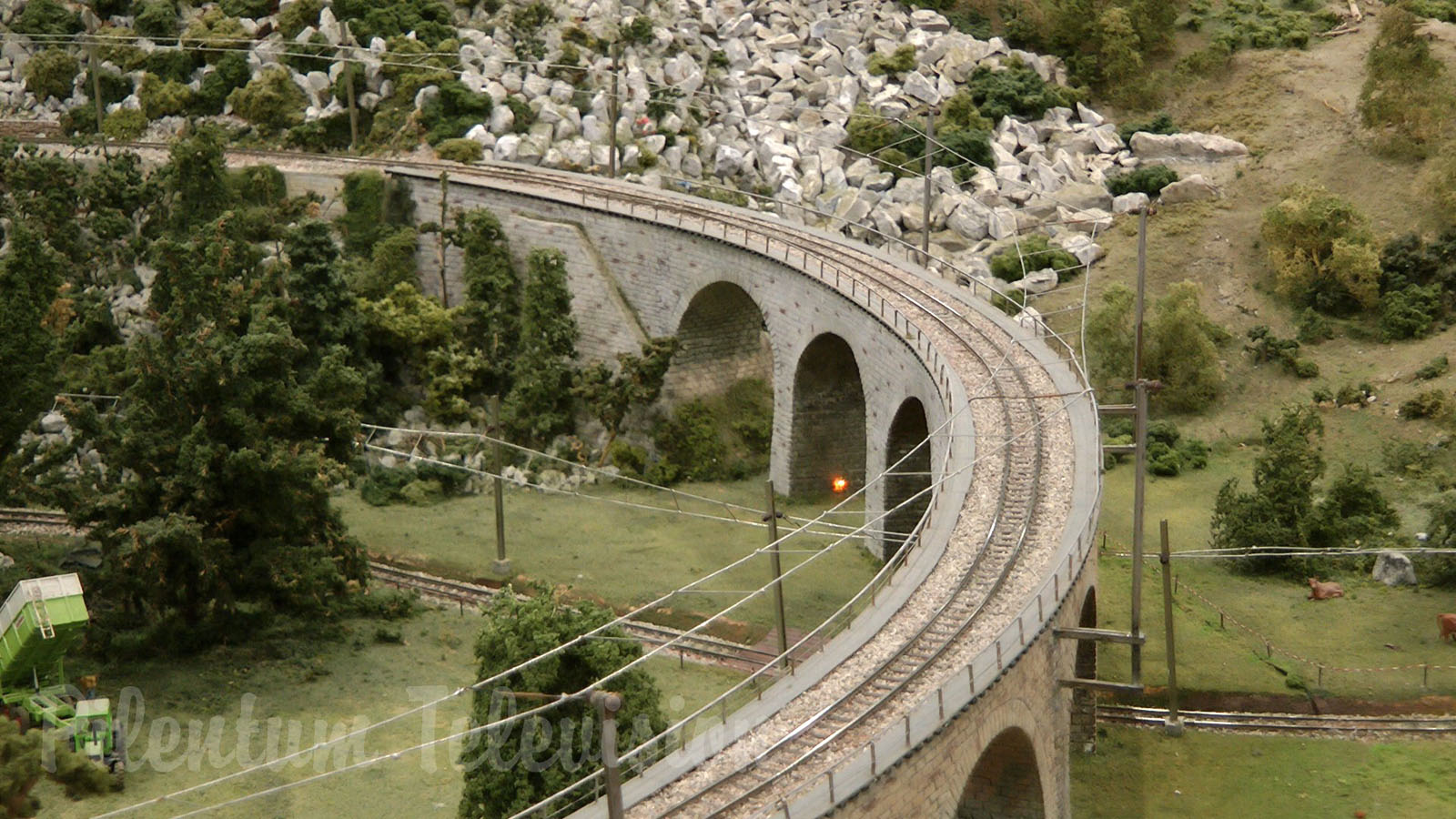 Model Railroading and the famous Brusio spiral viaduct