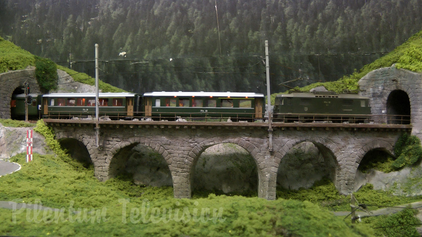 Beautiful Narrow Gauge Model Trains with Realistic Catenary made by Niek Talsma