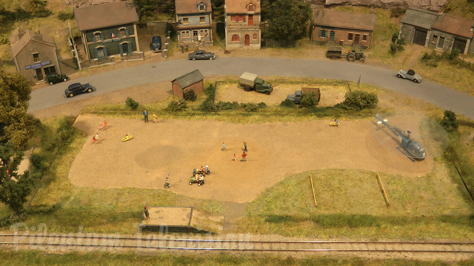 Impressive Model Railroad Layout by Club de Modelisme de Draveil from France in HO scale