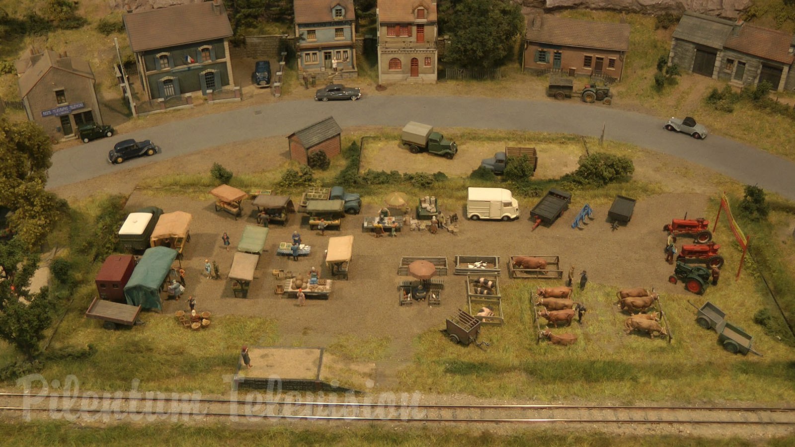 Impressive Model Railroad Layout by Club de Modelisme de Draveil from France in HO scale