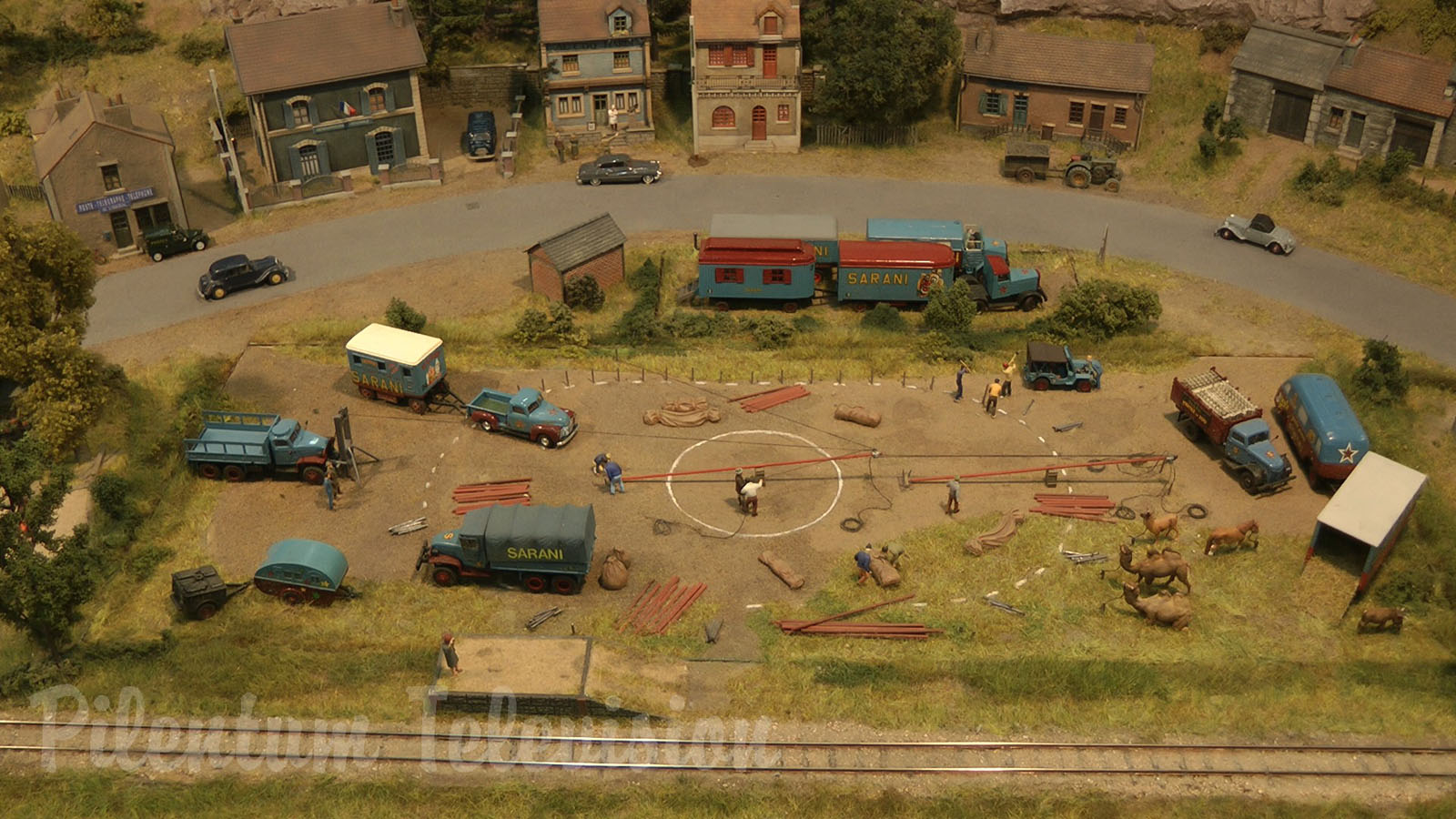 Impressive Model Railroad Layout by Club de Modelisme de Draveil from France in HO scale