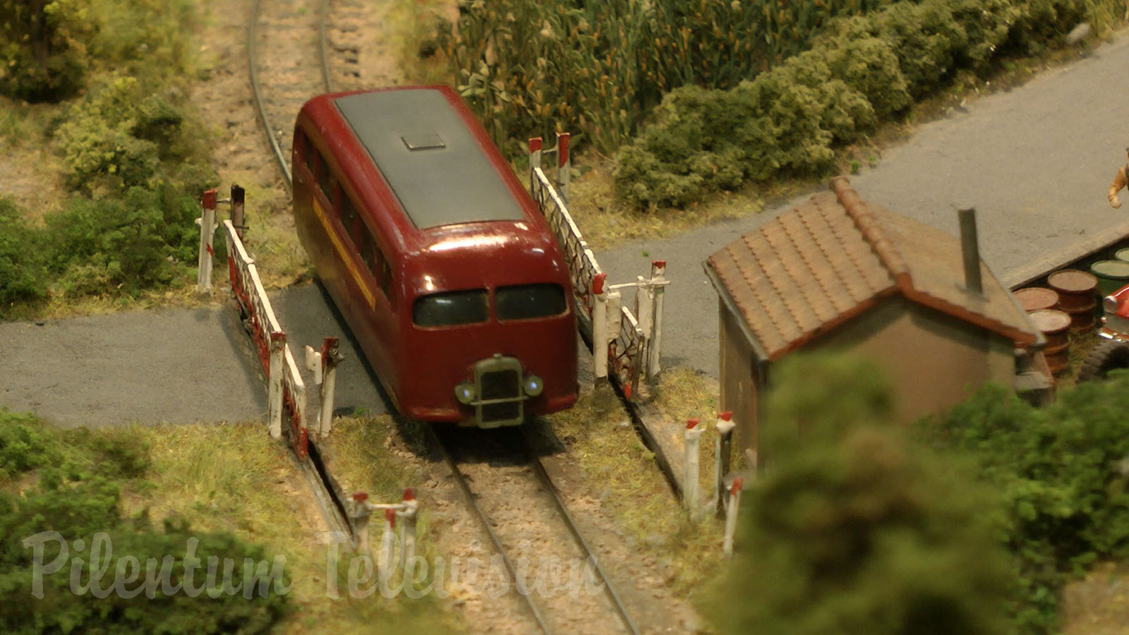 Impressive Model Railroad Layout by Club de Modelisme de Draveil from France in HO scale