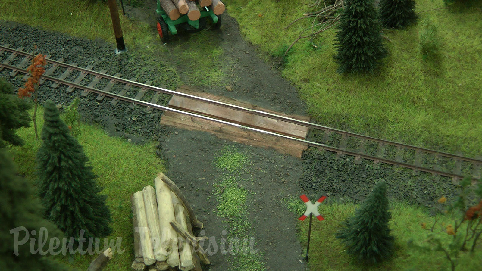 Impressive and Lovely Built O Gauge Model Railroad Display