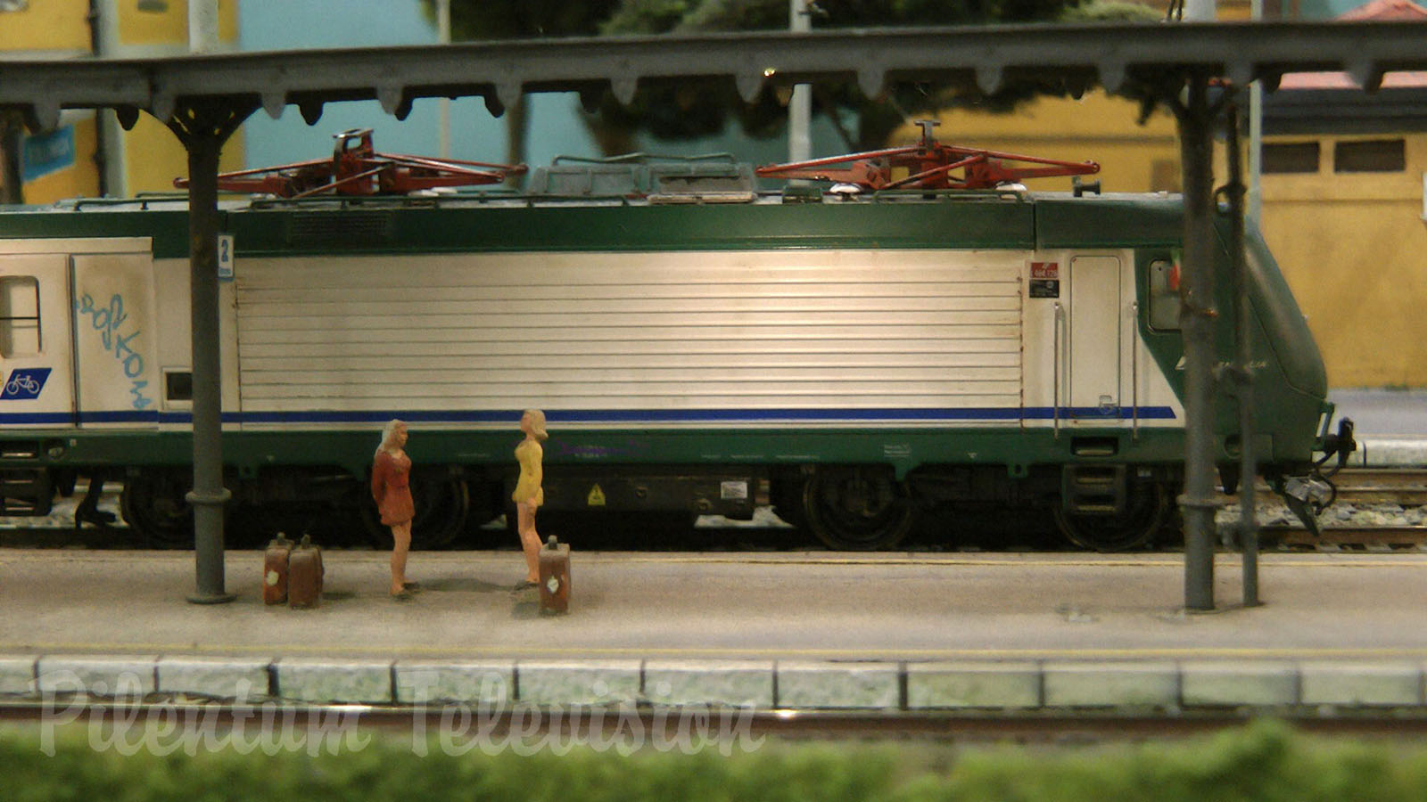 Model Railroad Layout by VBF Group with Italian High Speed Train Frecciarossa by Trenitalia