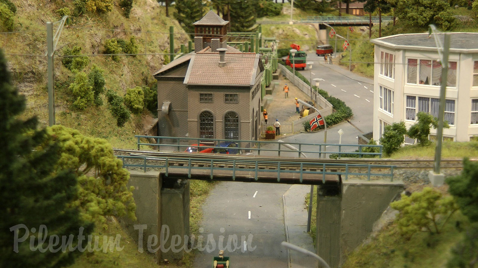 Beautiful Model Railroad in HO Scale by NMJ Norsk Modelljernbane