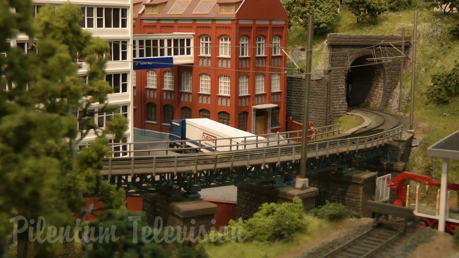 Beautiful Model Railroad in HO Scale by NMJ Norsk Modelljernbane