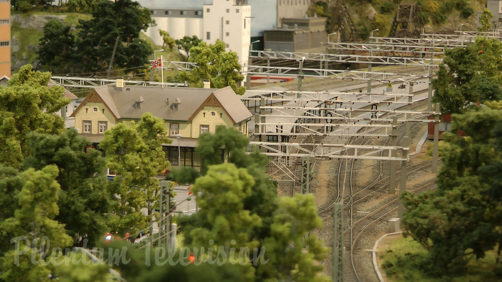 Beautiful Model Railroad in HO Scale by NMJ Norsk Modelljernbane