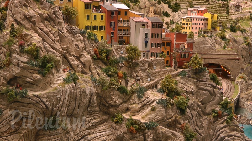 The Italian Model Railroad Layout - State of the Art of Model Railroading