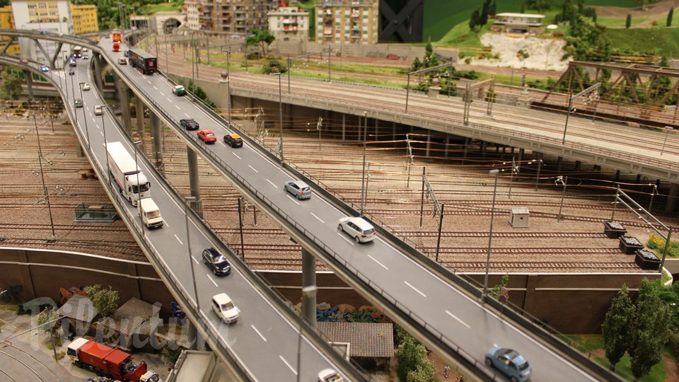 The Italian Model Railroad Layout - State of the Art of Model Railroading