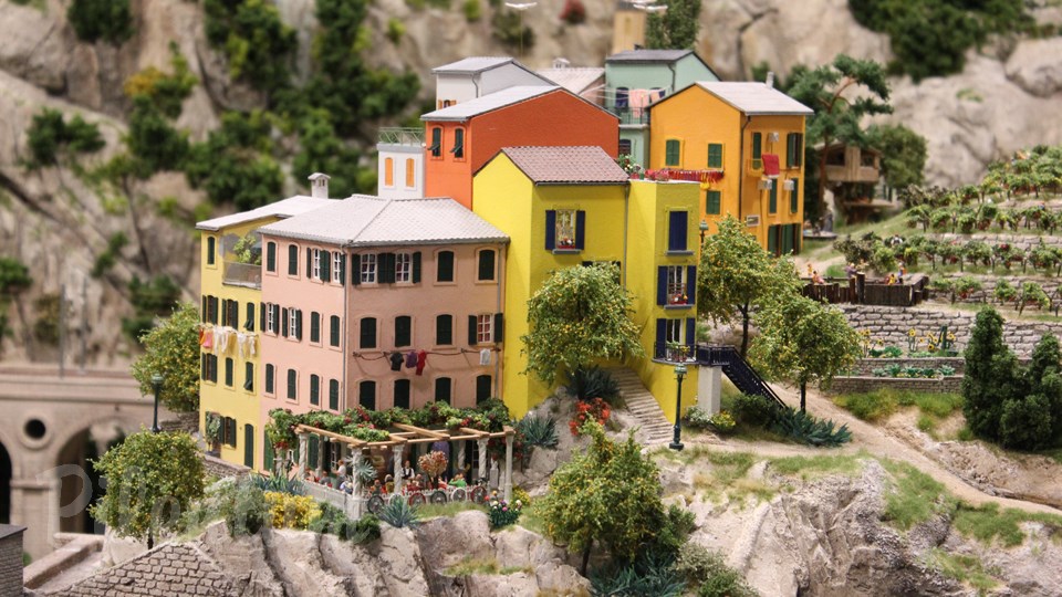 The Italian Model Railroad Layout - State of the Art of Model Railroading