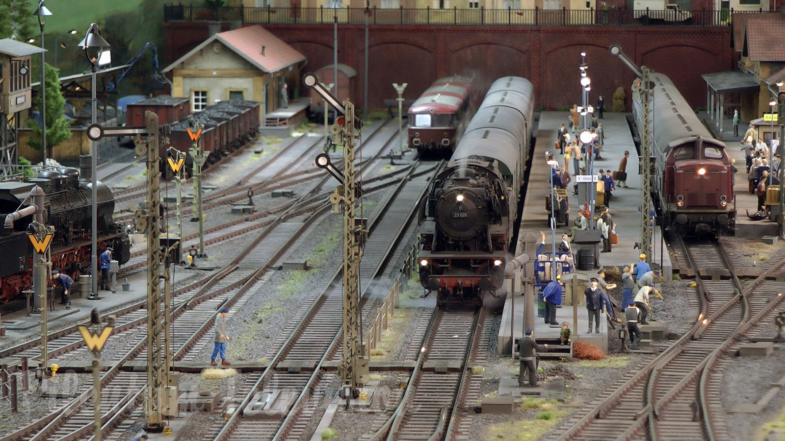 Steam locomotives on an amazing model railroad layout in scale 1/32