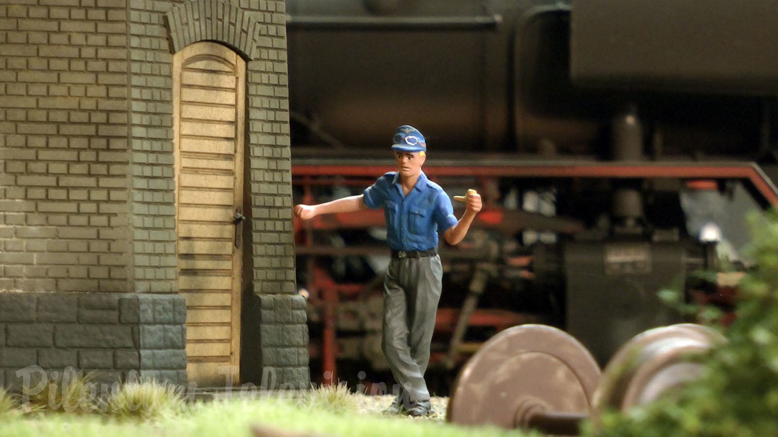 Steam locomotives on an amazing model railroad layout in scale 1/32