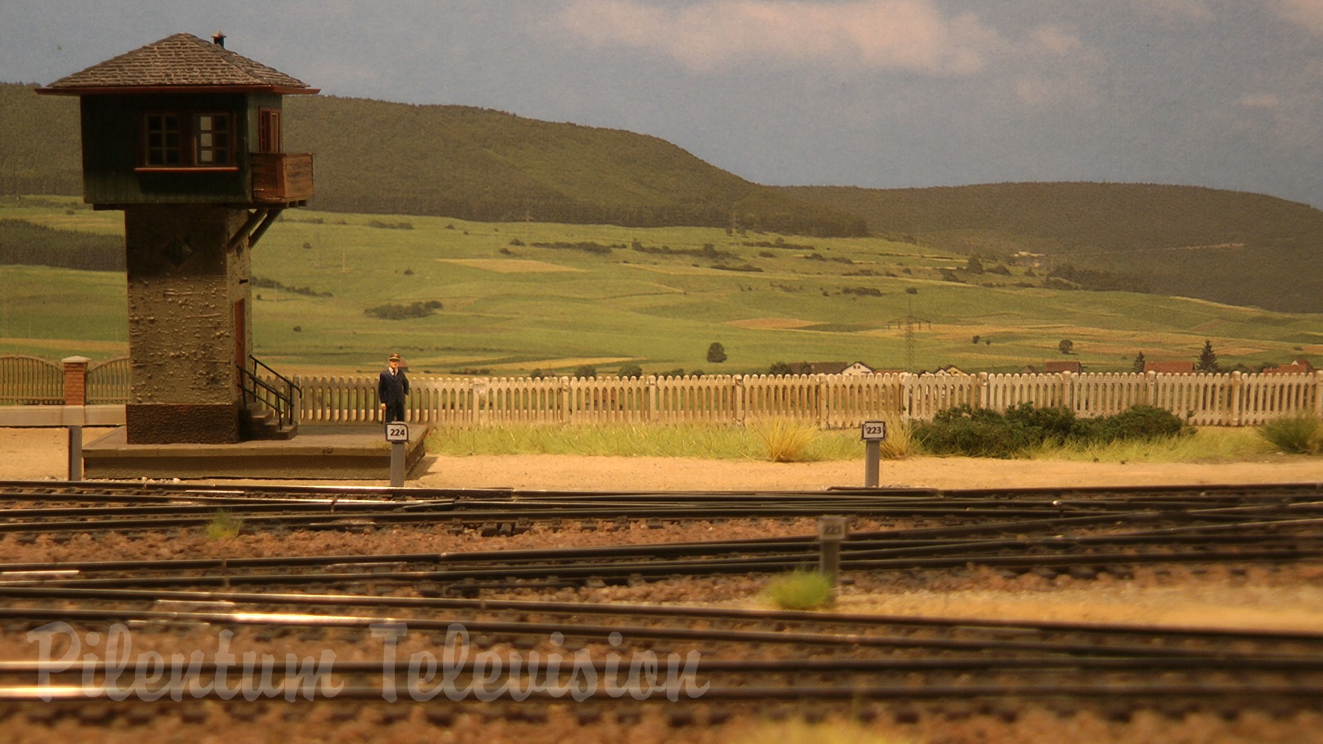 Heavy Freight Trains and Passenger Model Trains in action