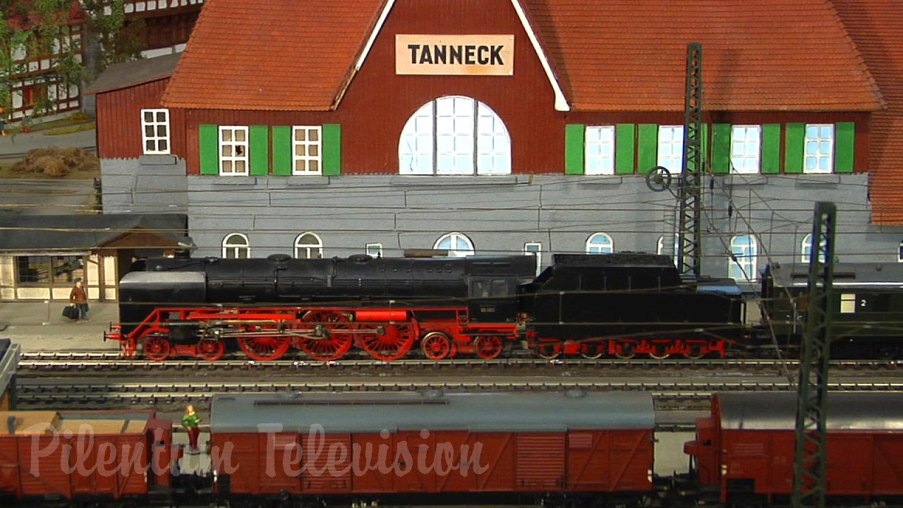 Big Model Trains and Cab Ride at the Dresden Model Railroad Museum