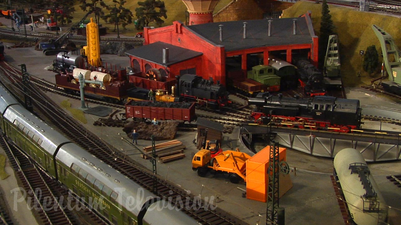 Big Model Trains and Cab Ride at the Dresden Model Railroad Museum