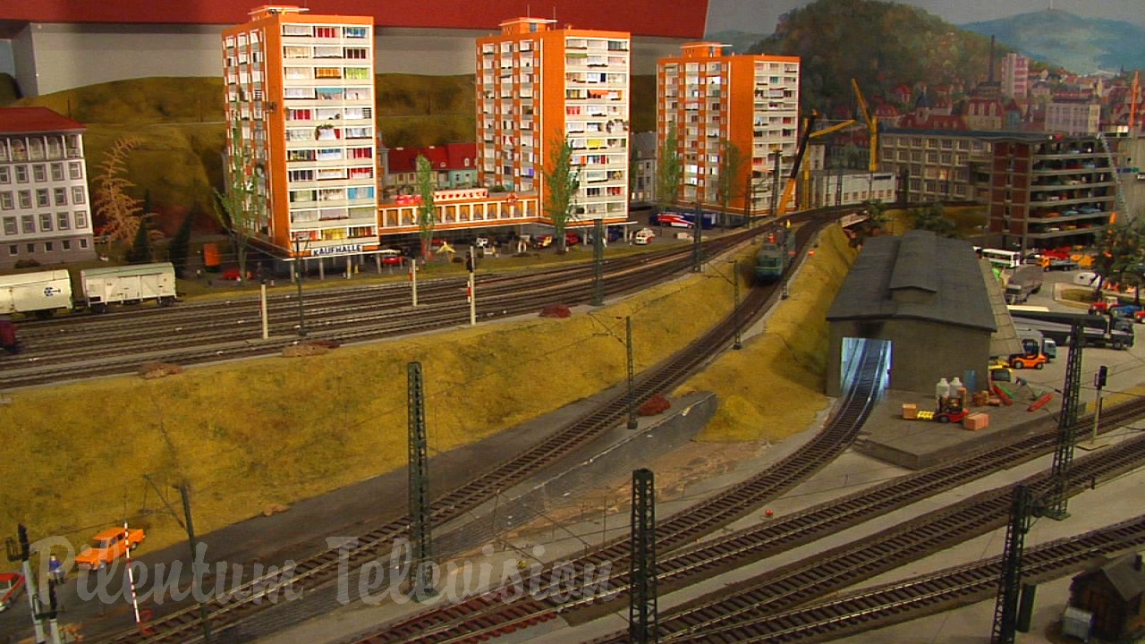 Big Model Trains and Cab Ride at the Dresden Model Railroad Museum