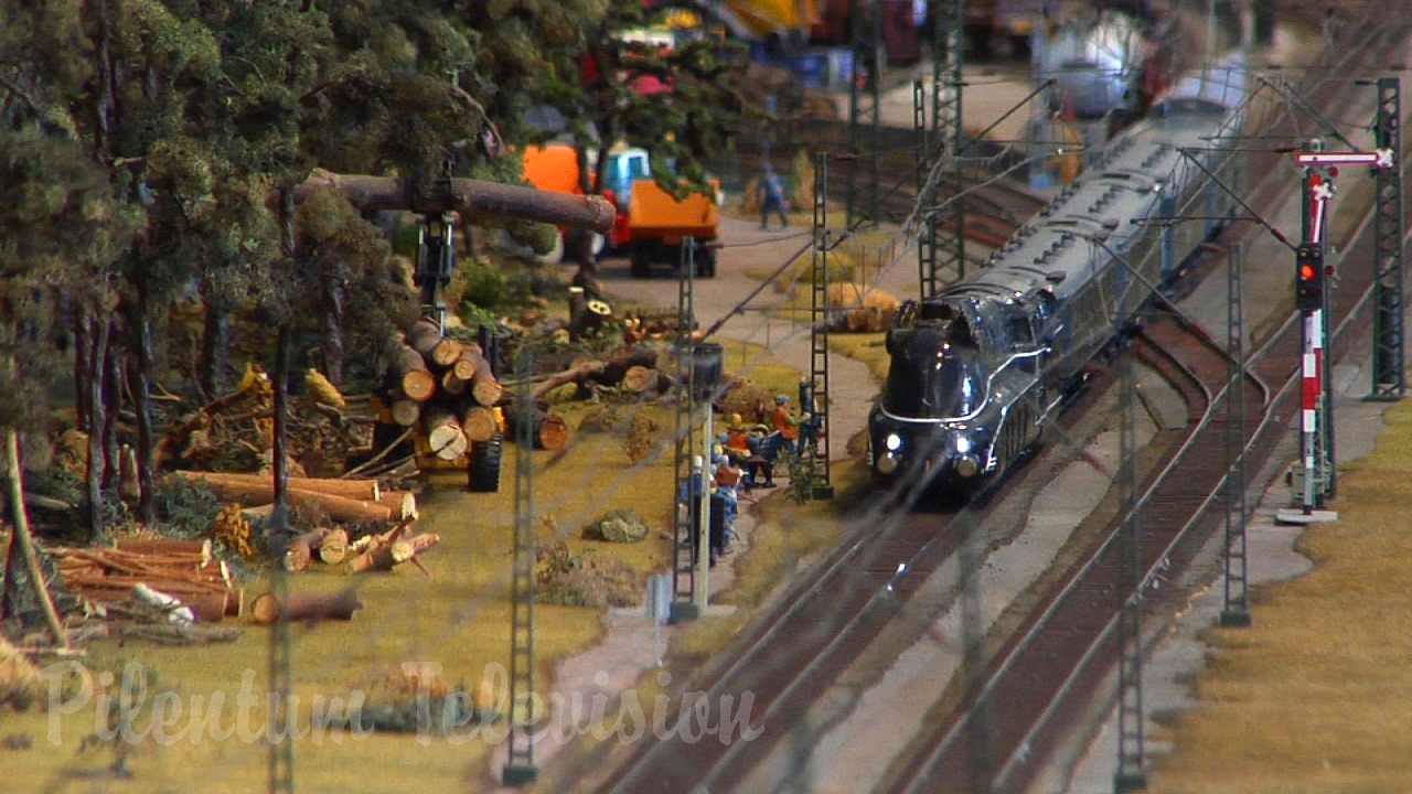 Big Model Trains and Cab Ride at the Dresden Model Railroad Museum