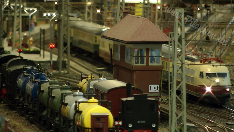 Toy Trains in 1 Gauge at the Hamburg Model Railroad Museum