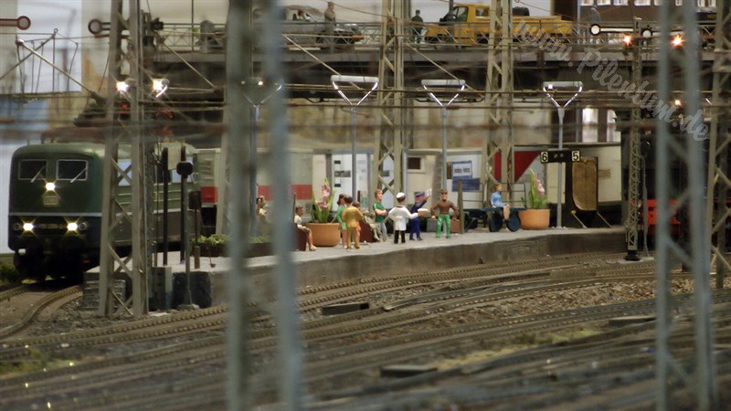 Toy Trains in 1 Gauge at the Hamburg Model Railroad Museum