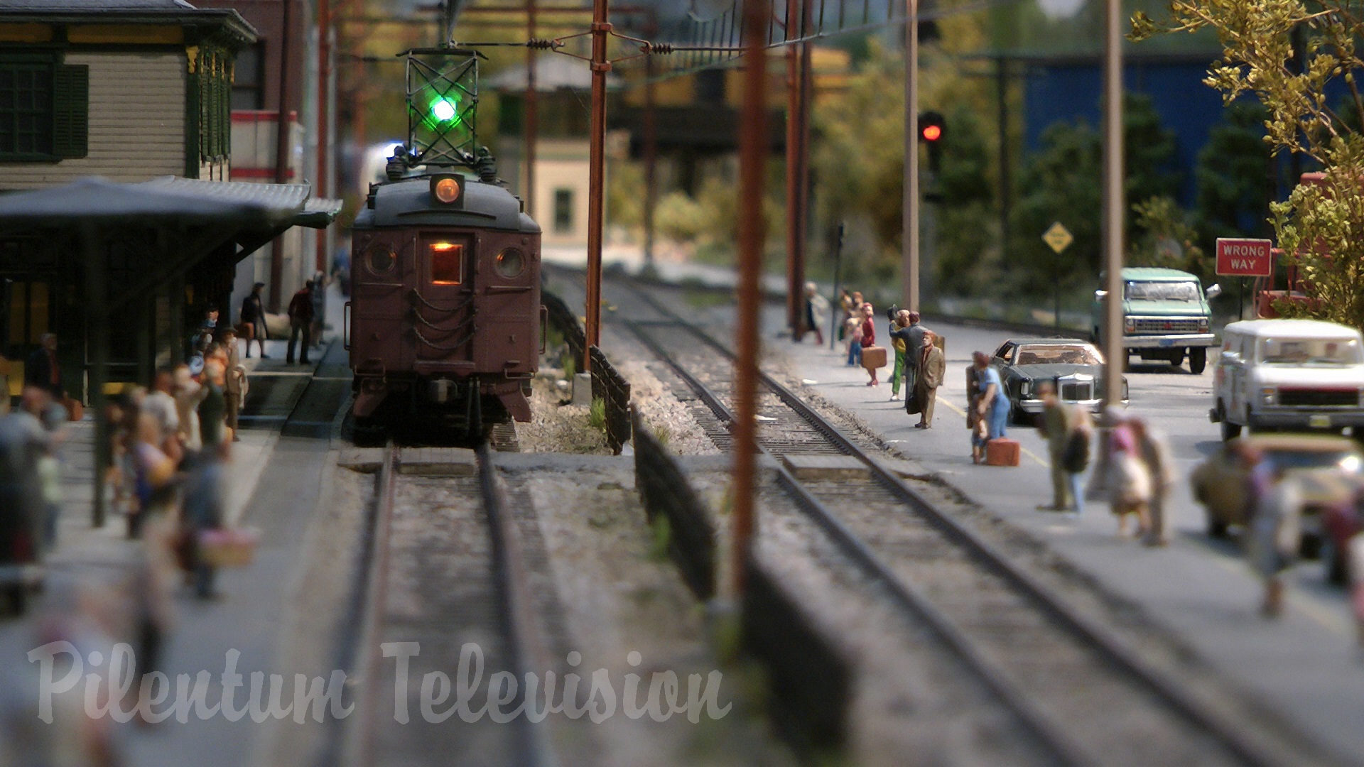 Impressive City Edge Layout and Cab Ride with American Model Trains