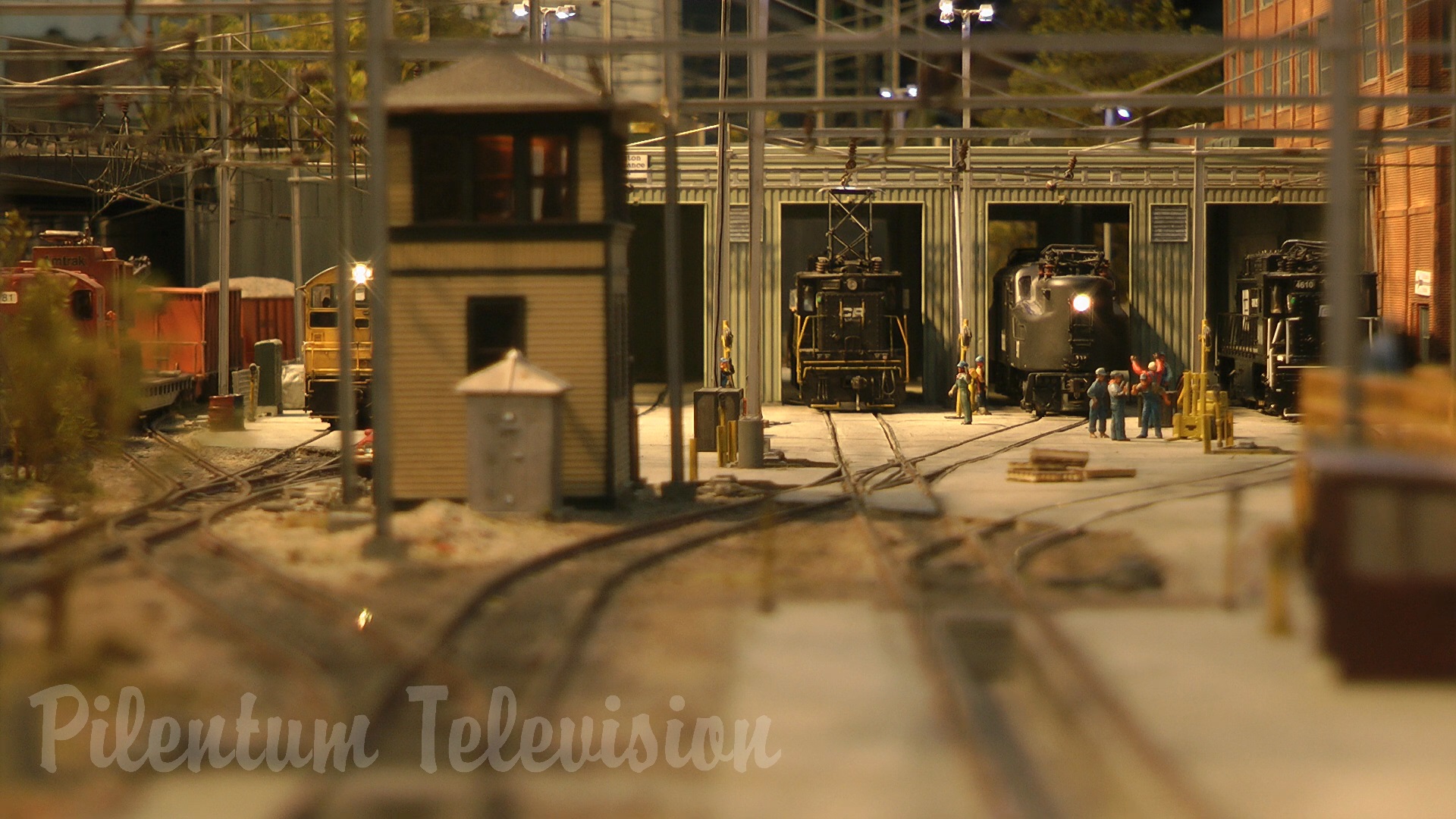 Impressive City Edge Layout and Cab Ride with American Model Trains