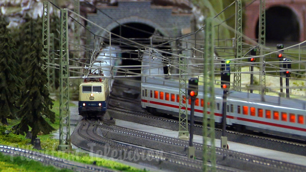 The Great Marklin Model Railroad Show in HO Scale