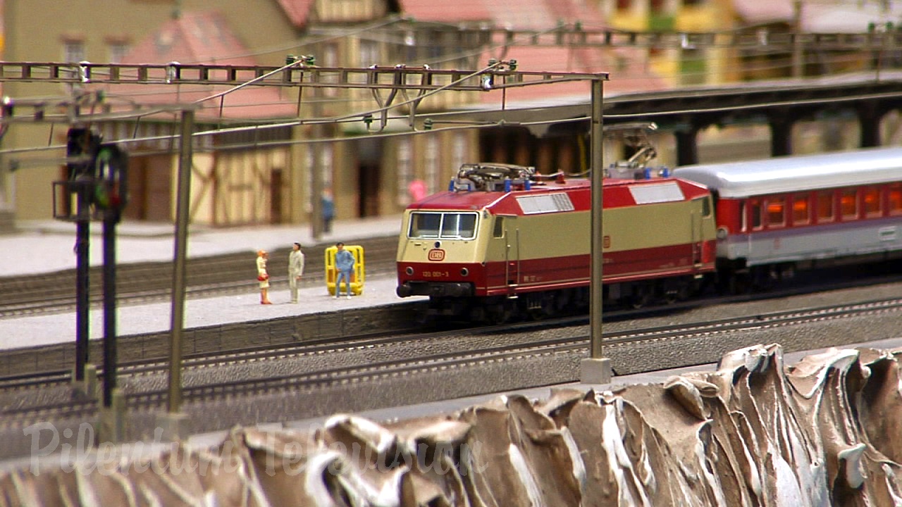 The Great Marklin Model Railroad Show in HO Scale