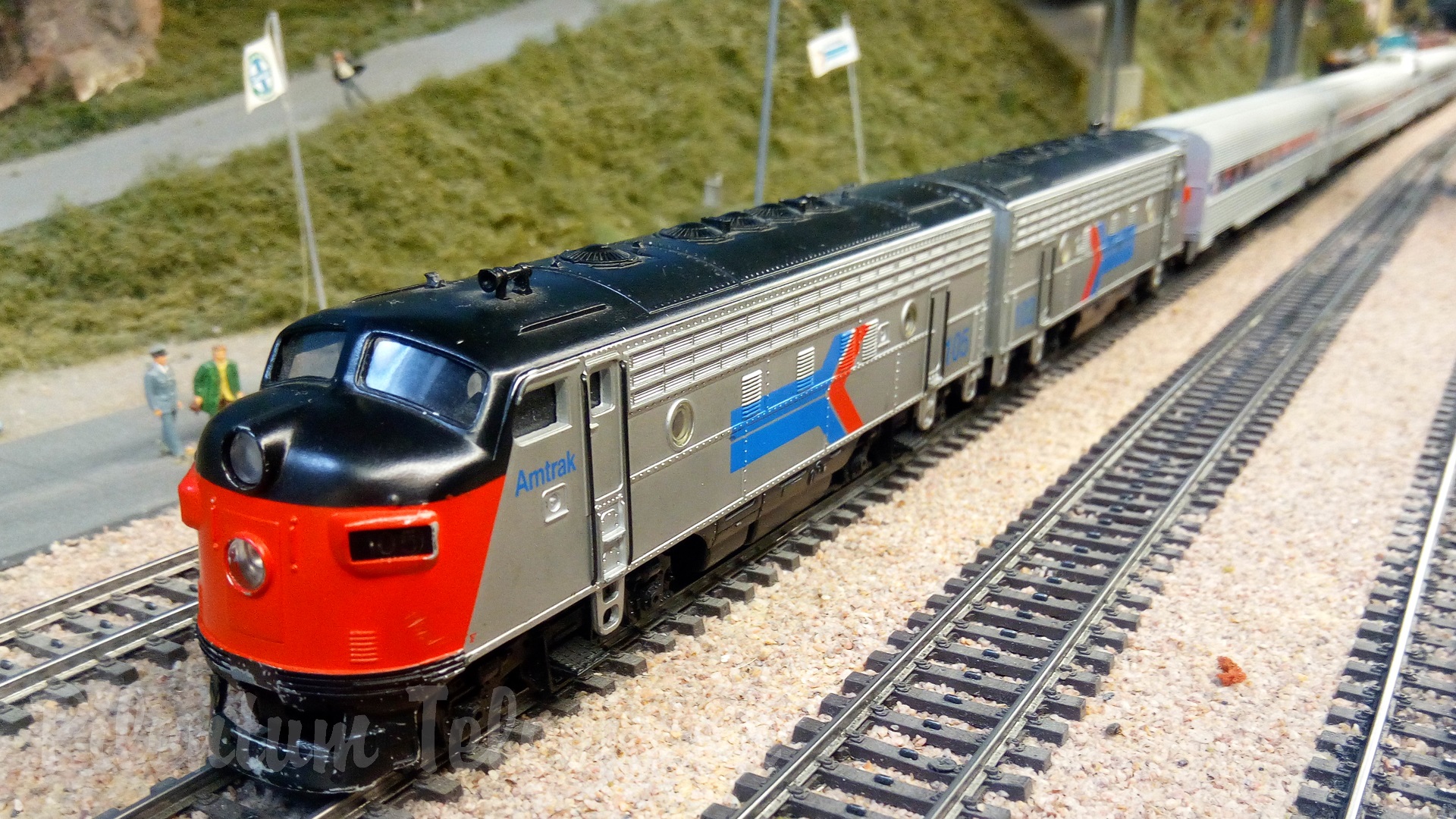 Amtrak Model Train for Passenger Railroad Service in HO Scale