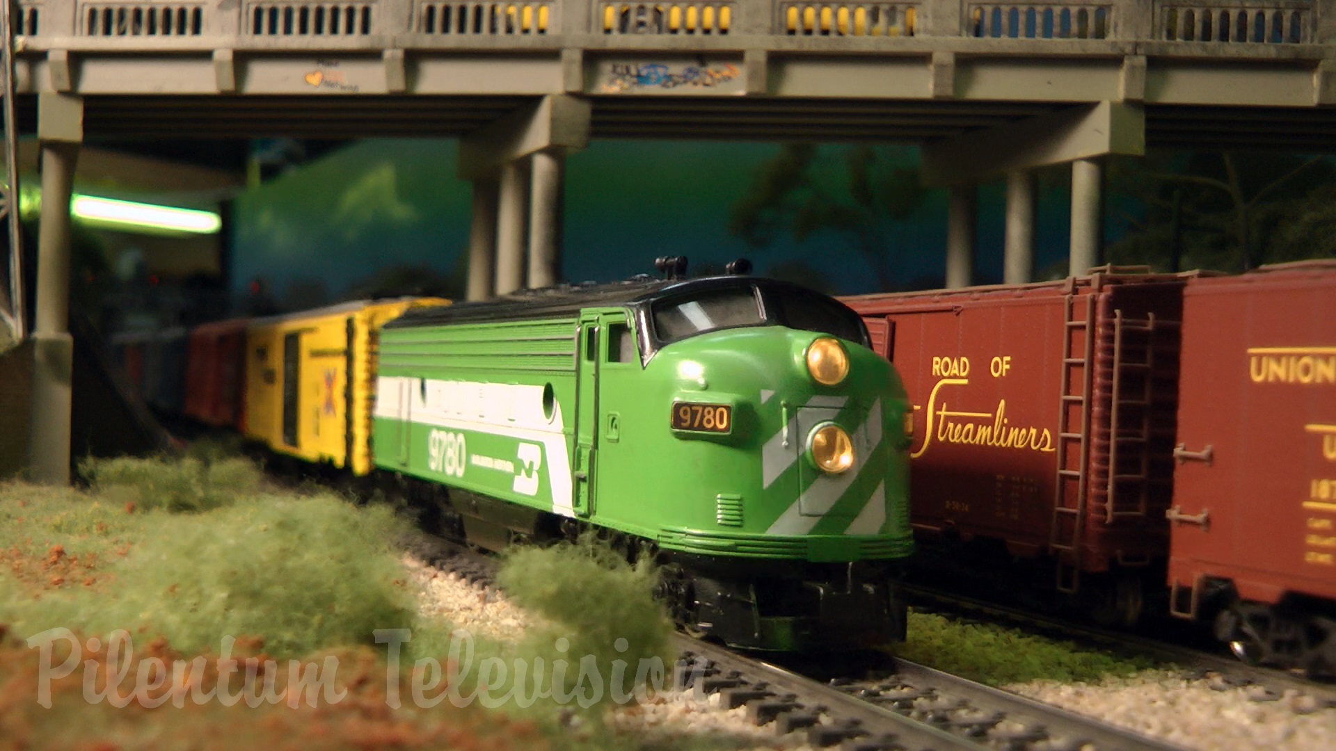 Burlington Northern Model Railroad in 1/87 Scale