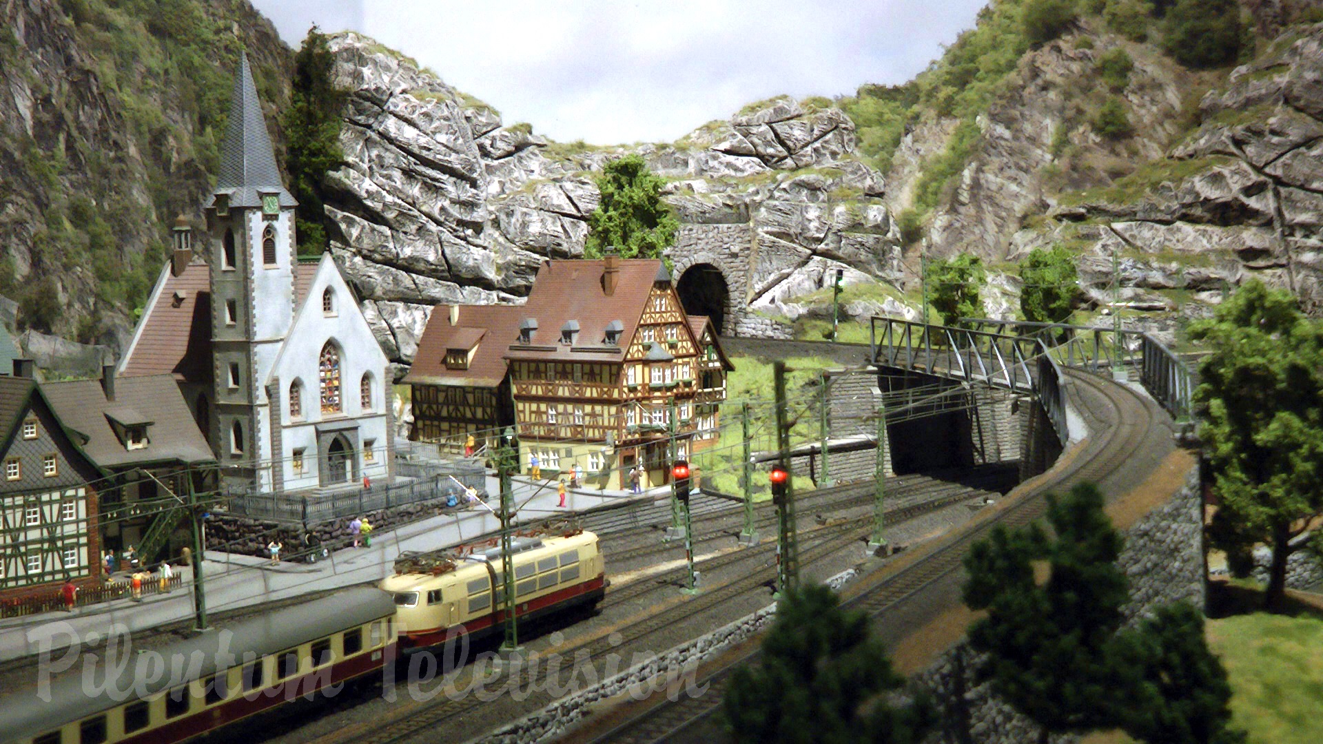 Model Railway Traffic on a Marklin Railroad Layout in HO Scale