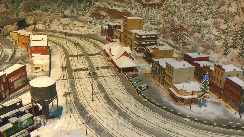 Wonderful US model railroad layout in HO scale with landscape in winter