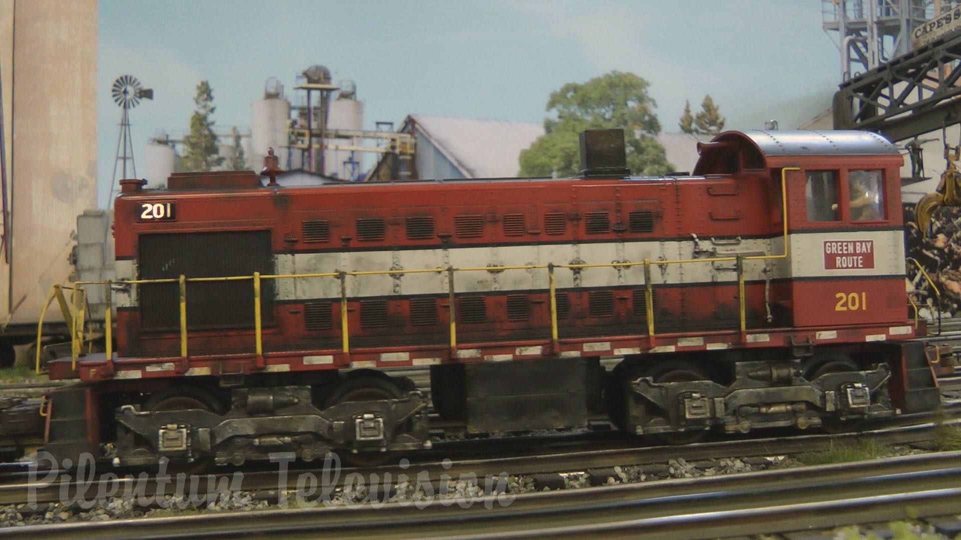 Porvoo Model Railroaders: Shark Bay Railroad - A three rail model railroad in O scale