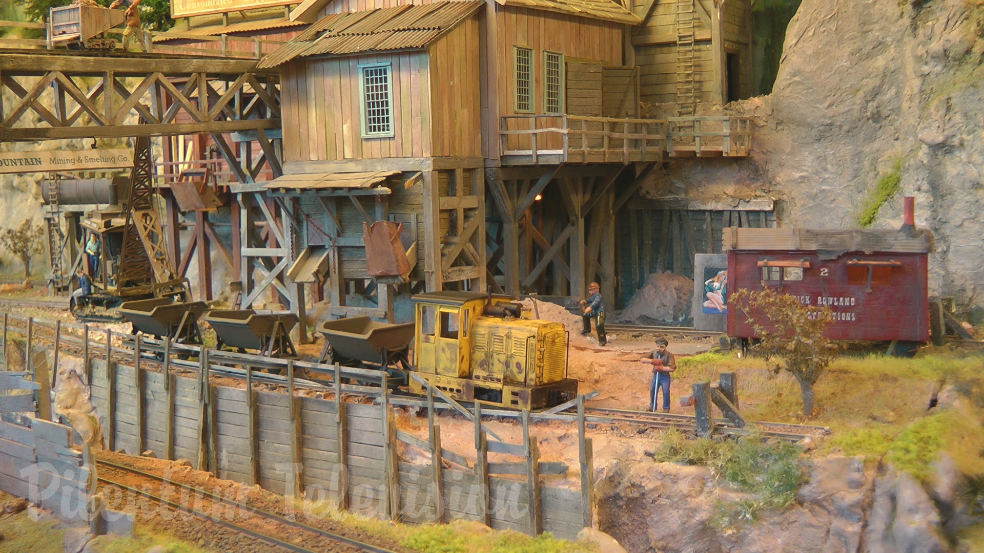 On30 Narrow Gauge Model Railroad Display with Steam Locomotives