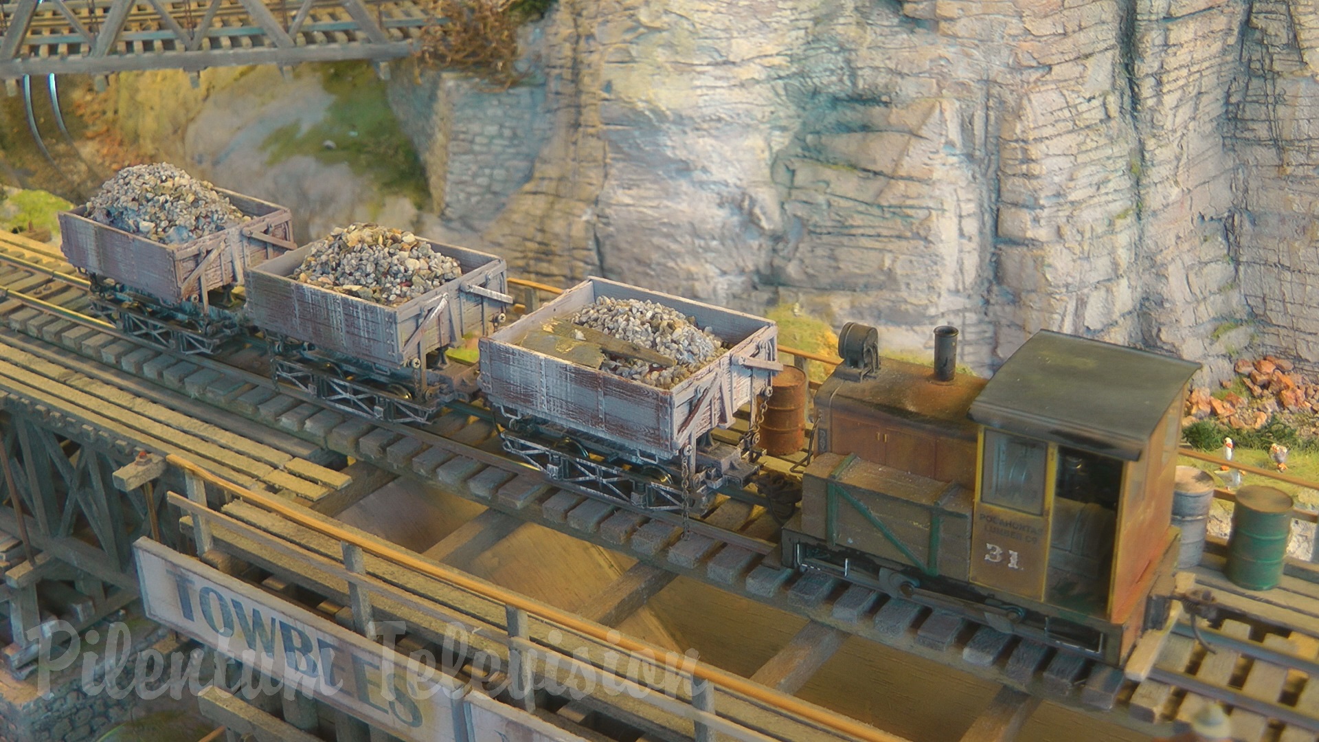 On30 Narrow Gauge Model Railroad Display with Steam Locomotives