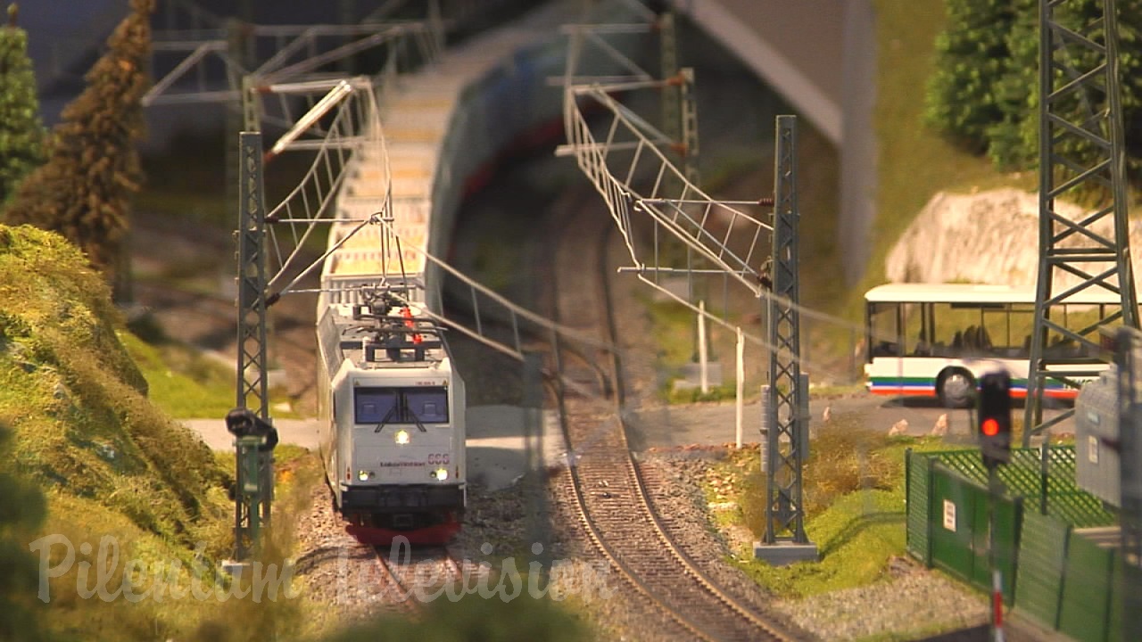 The World of Model Trains - Enjoy more than 75 different locomotives and train sets in HO scale