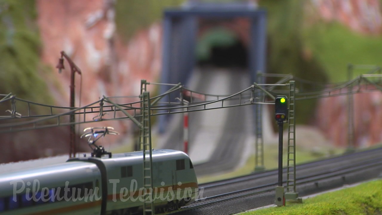 The World of Model Trains - Enjoy more than 75 different locomotives and train sets in HO scale